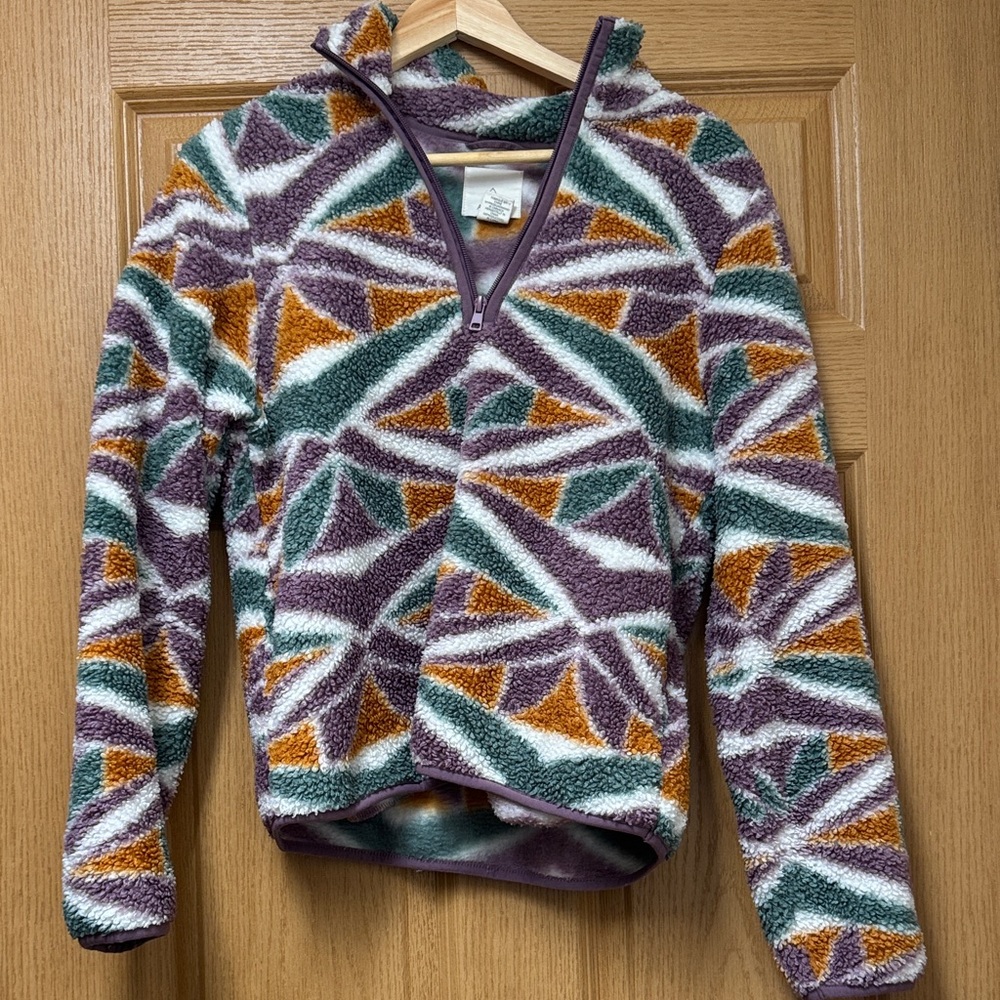 Geometric Patterned Fleece Sweatshirt